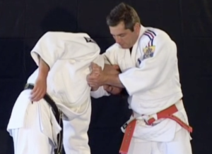 Clé de jujitsu appelée Kubi Kansetsu