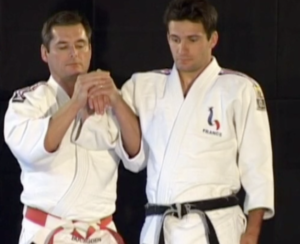 Clé de jujitsu appelée Kote Osae