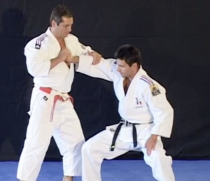 Clé de jujitsu appelée Yuki Chigae