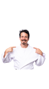 Homme judoka heureux
