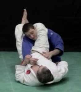 Etranglement de judo jujitsu appelé kata-jime démontré par Frédéric Bourgoin (technique "oubliée")